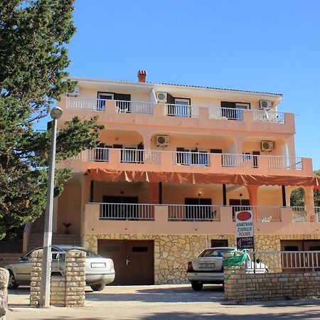 Apartments And Rooms By The Sea Mandre, Pag - 3557 Kolan Exteriér fotografie