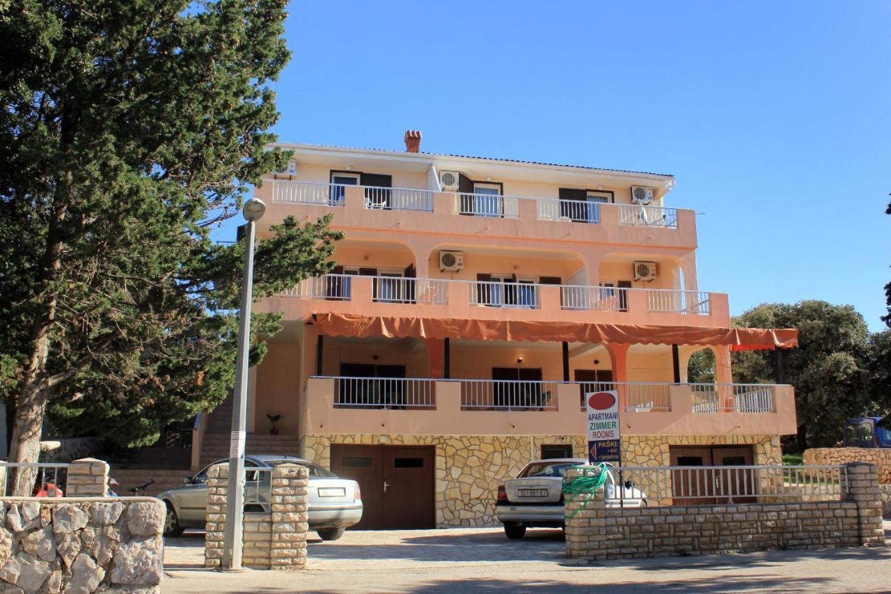 Apartments And Rooms By The Sea Mandre, Pag - 3557 Kolan Exteriér fotografie