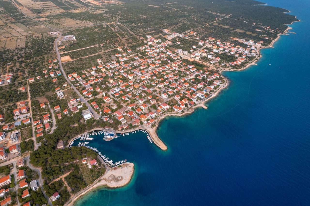 Apartments And Rooms By The Sea Mandre, Pag - 3557 Kolan Exteriér fotografie