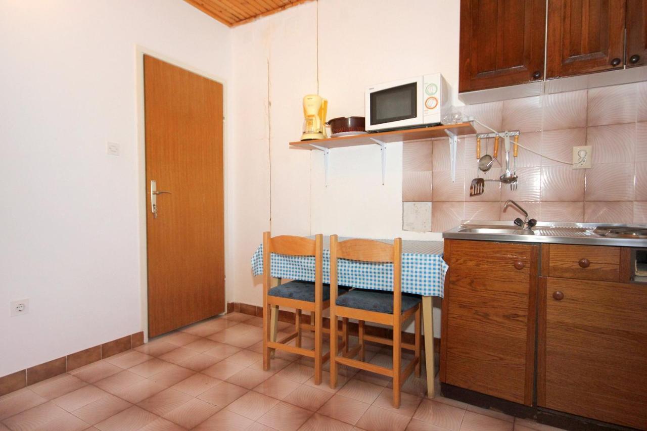 Apartments And Rooms By The Sea Mandre, Pag - 3557 Kolan Exteriér fotografie