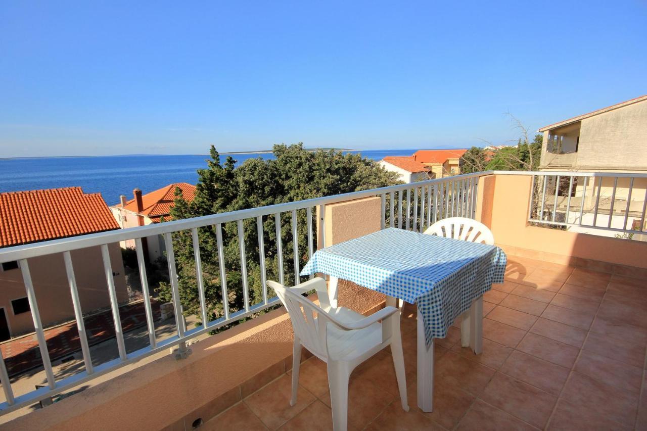 Apartments And Rooms By The Sea Mandre, Pag - 3557 Kolan Exteriér fotografie