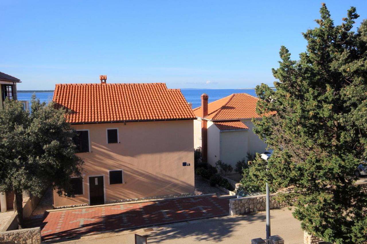 Apartments And Rooms By The Sea Mandre, Pag - 3557 Kolan Exteriér fotografie